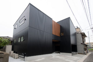木の薫るガレージ住宅