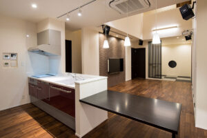 くつろぎを感じるシックモダン住宅