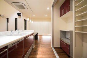 くつろぎを感じるシックモダン住宅