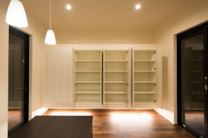 くつろぎを感じるシックモダン住宅