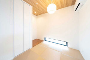 大屋根とフレームの融合。ラグジュアリーモダン住宅