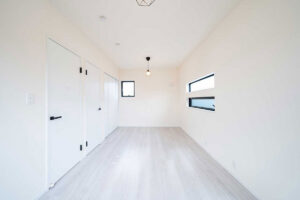 WH+BKシンプルモダン住宅