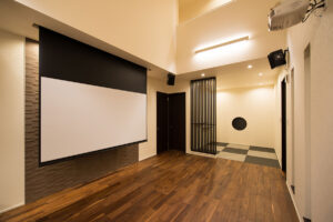 くつろぎを感じるシックモダン住宅