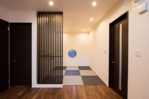 くつろぎを感じるシックモダン住宅