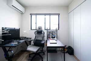 大屋根とフレームの融合。ラグジュアリーモダン住宅