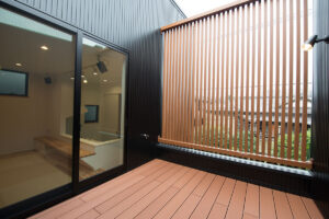 木の薫るガレージ住宅