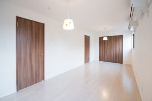 くつろぎを感じるシックモダン住宅