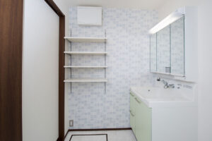 家族ひとりひとりの個性を描く彩り豊かな住宅